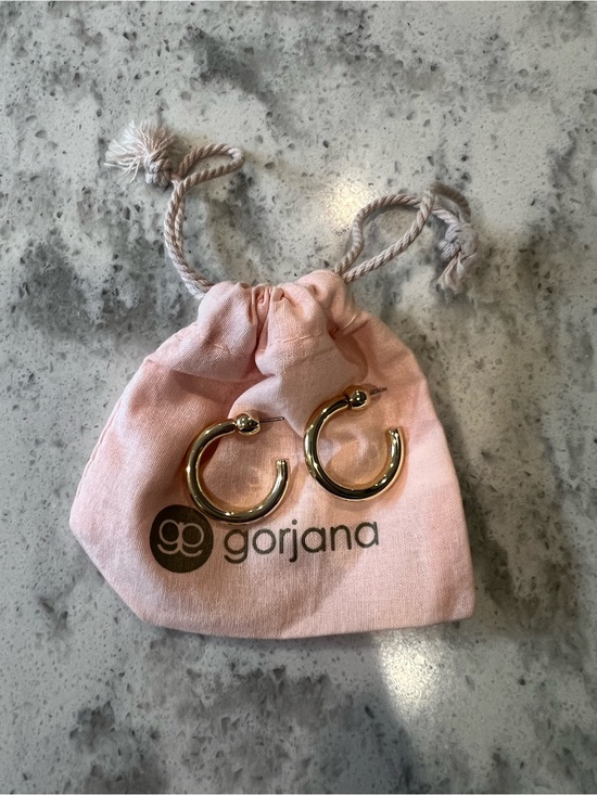 Gorjana Jewelry - Accessories Subcategory Identification